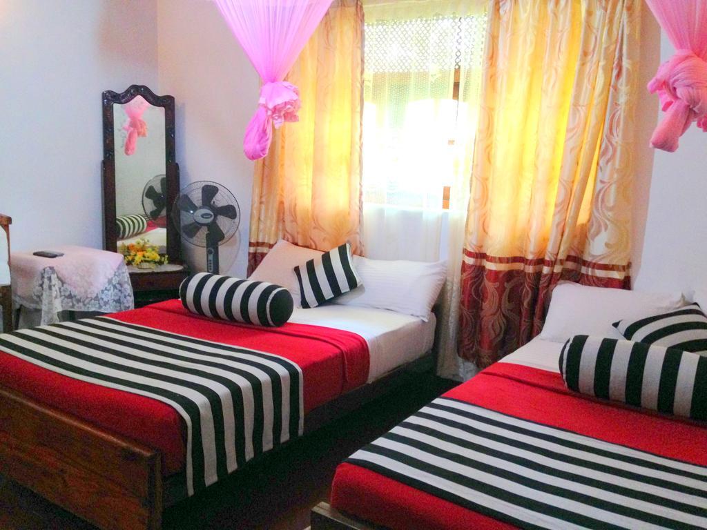 אלה Eeshani Guest Inn מראה חיצוני תמונה