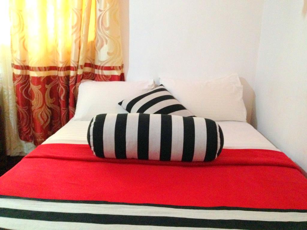 אלה Eeshani Guest Inn מראה חיצוני תמונה
