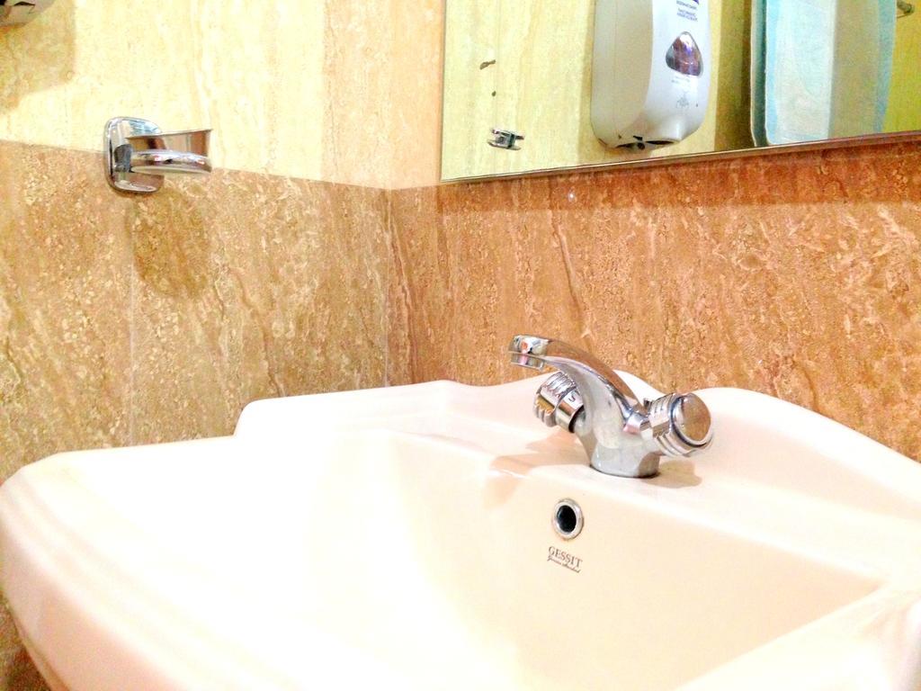 אלה Eeshani Guest Inn מראה חיצוני תמונה