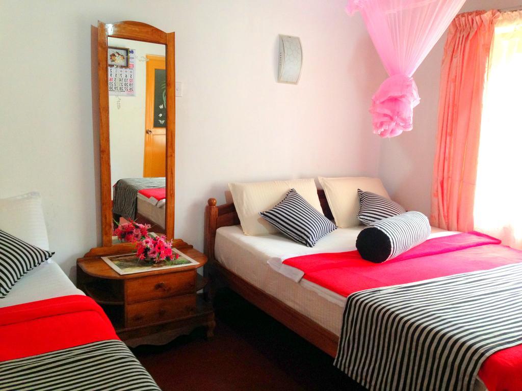 אלה Eeshani Guest Inn מראה חיצוני תמונה