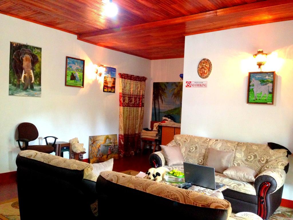אלה Eeshani Guest Inn מראה חיצוני תמונה
