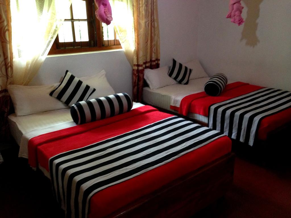אלה Eeshani Guest Inn מראה חיצוני תמונה