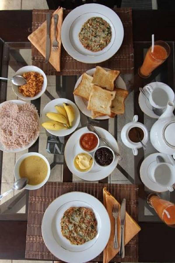 אלה Eeshani Guest Inn מראה חיצוני תמונה